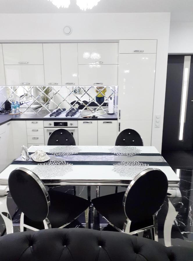Apartament Glamour Гнезно Екстер'єр фото