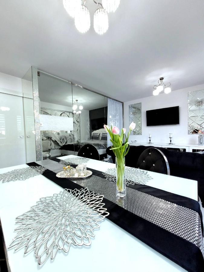 Apartament Glamour Гнезно Екстер'єр фото